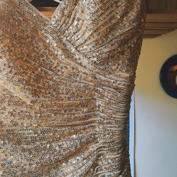 ✨GOLD PROM DRESS✨ - Picture 7 of 10